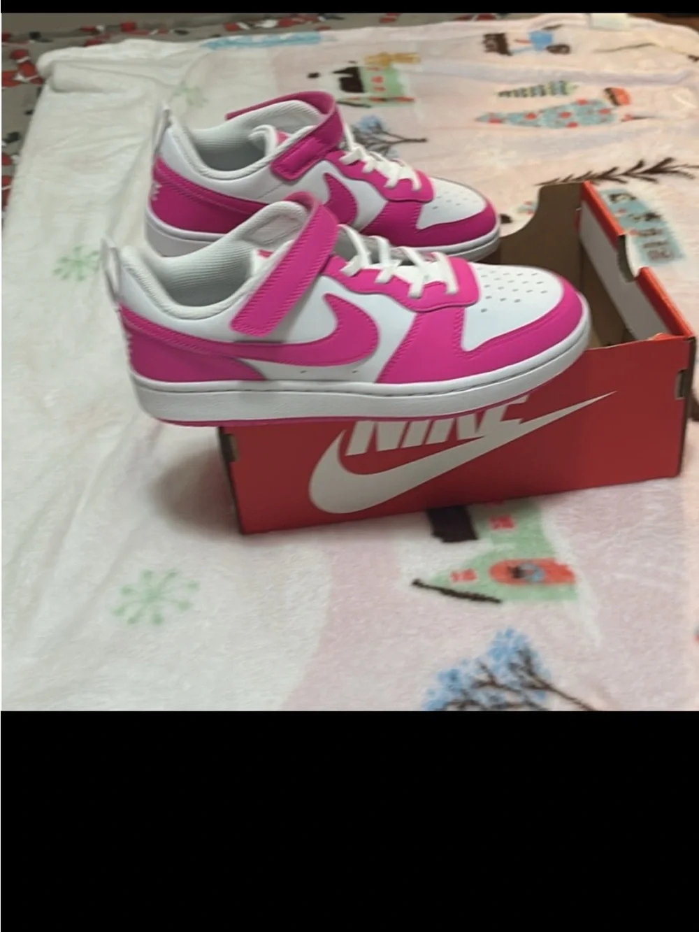 Nike Kids White and Hot Pink Low-Top Sneakers